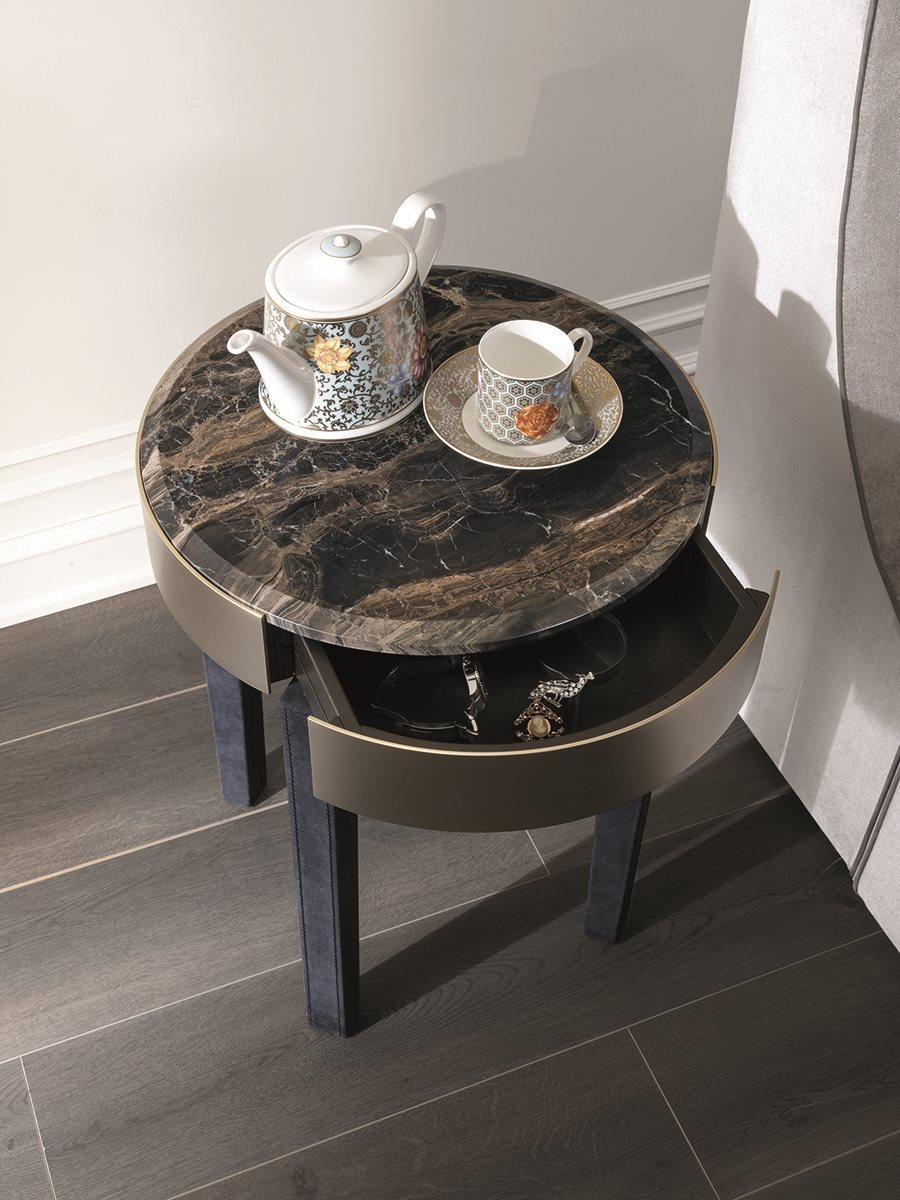 Тумбочка Фабрика LONGHI Ring bedside table 